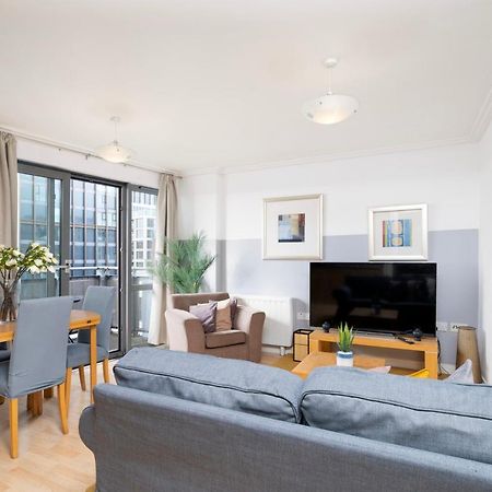 Cosy Flat Right Opp Tube Station Londres Exterior foto