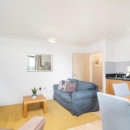 Cosy Flat Right Opp Tube Station Londres Exterior foto