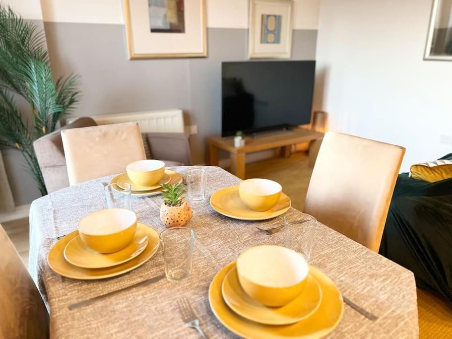 Cosy Flat Right Opp Tube Station Londres Exterior foto
